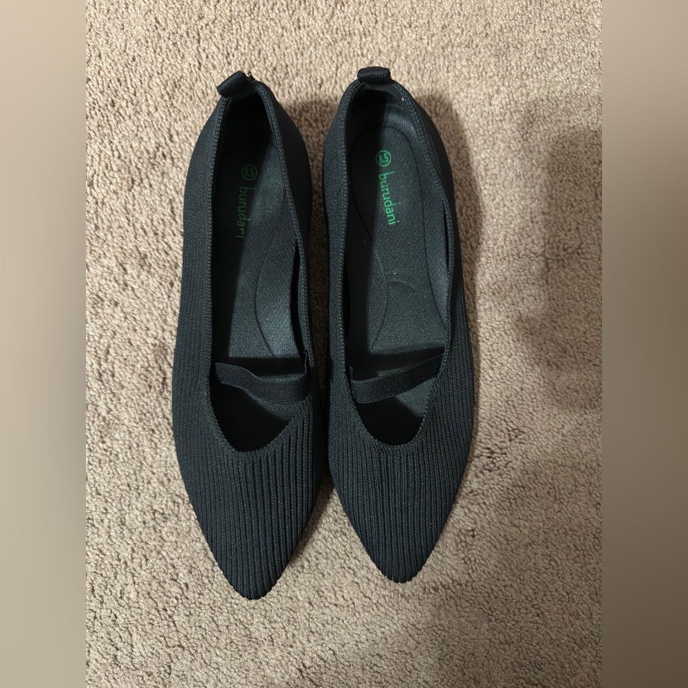 Point flats, ribbed comfy fabric